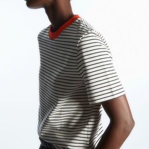 COS Clean Cut Regular T-shirt (Size S)